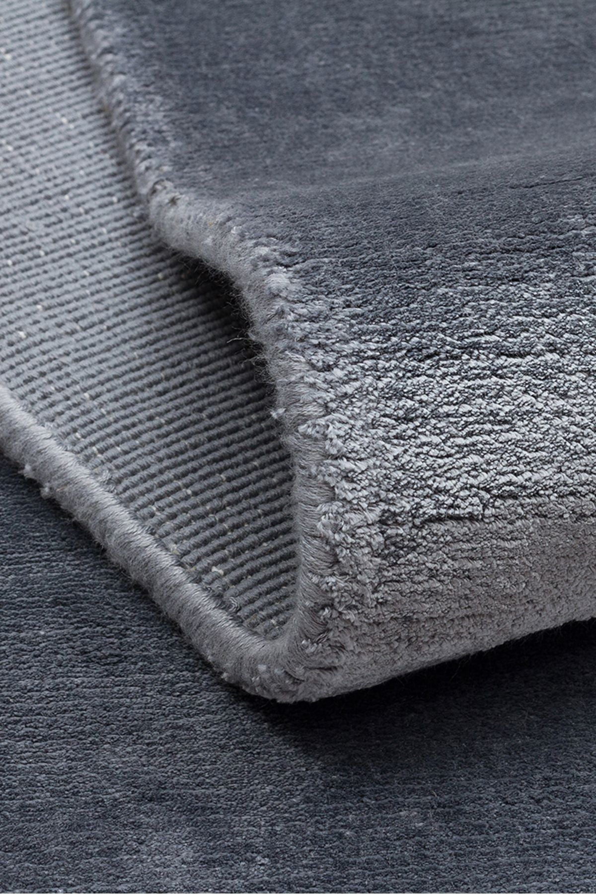 Alure Siyah El Dokuma Saf Bambu Halı Lüks Yumuşak Minimalist Modern Salon ve Oturma Odası Halısı - Charcoal