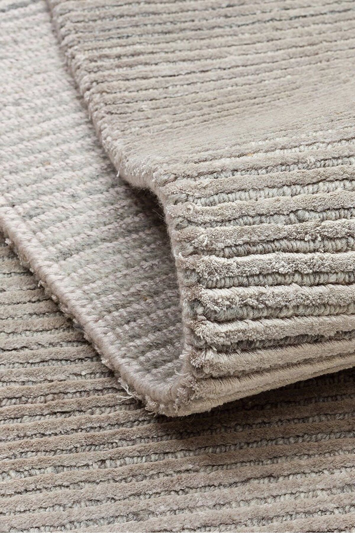 Siena Silver El Dokuma Teknikleriyle Özenle Üretilmiş, Doğal Bambu, Yün Karışımlı Salon Halısı - Gümüş