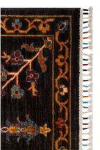 Sultani El Dokuma Yün Halı Siyah Zeminli Çiçek Motifli Klasik Desenli Vintage Premium Salon Halısı
