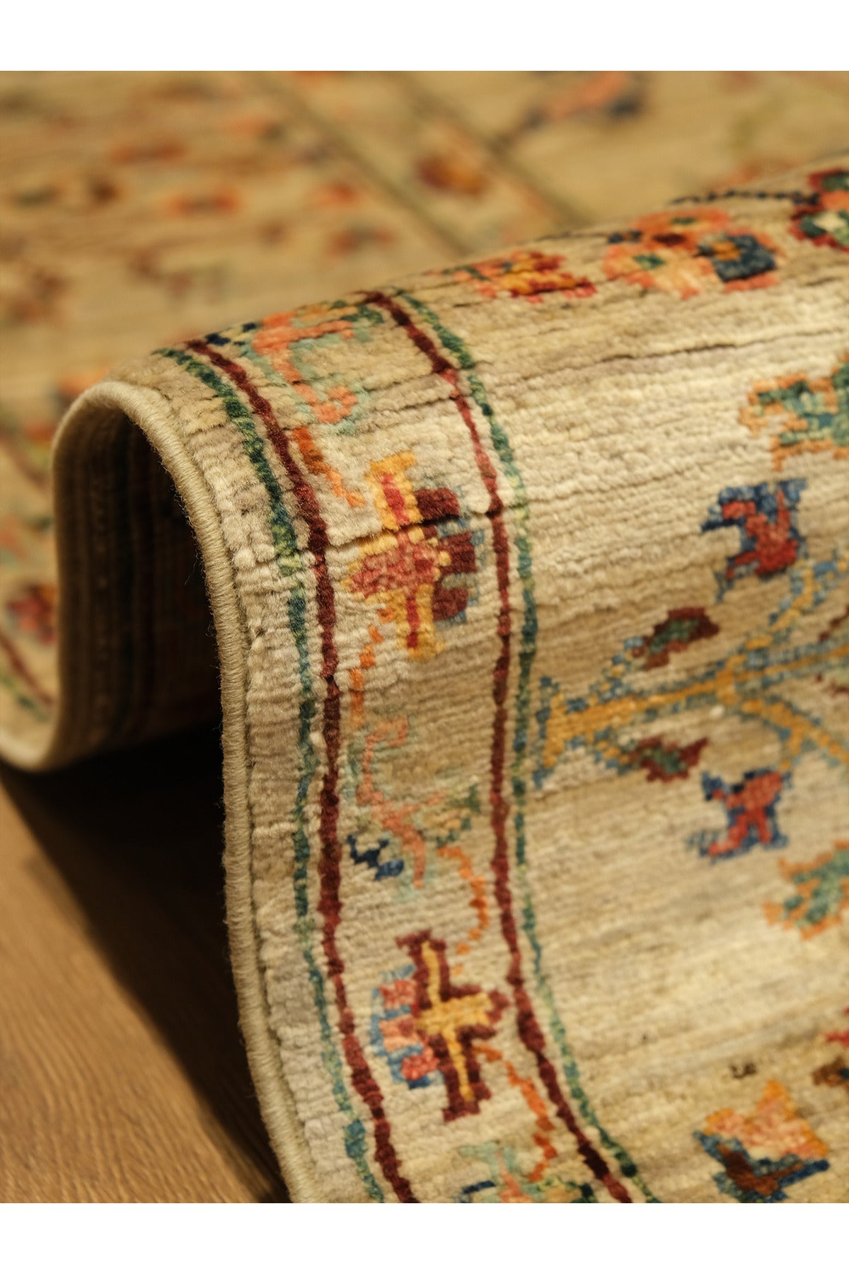 Sultani El Emeği Bej Desenli Saçaklı Anadolu Motifli Modern ve Geleneksel Salon Halısı - Krem