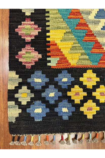 Miras Siyah Çerçeveli Etnik Desen Kök Boya El Emeği Doğal İplik Geleneksel Kilim Koleksiyonu - Kırmızı