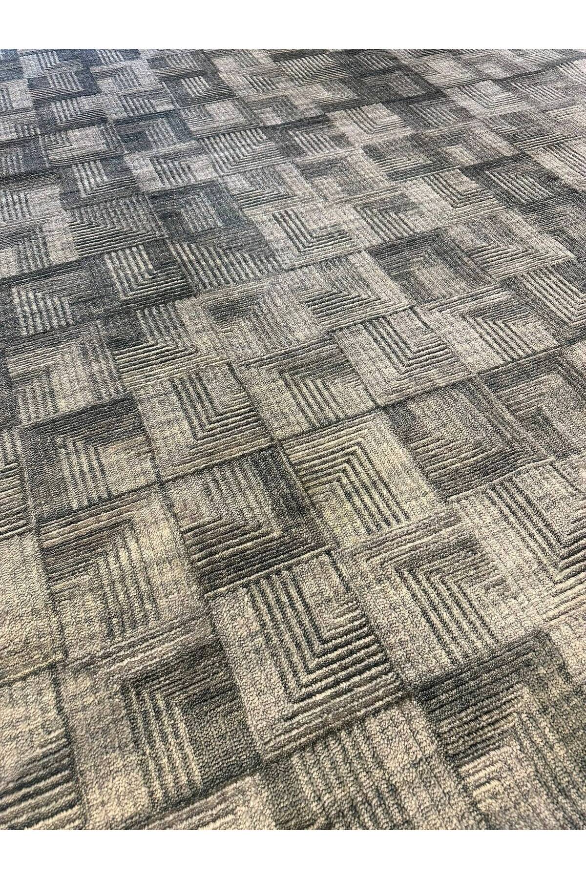 Modern Geometrik El Dokuma Çok Renkli Gri Antrasit Kare Desenli Çizgisel Dokulu Salon Halısı - Gümüş
