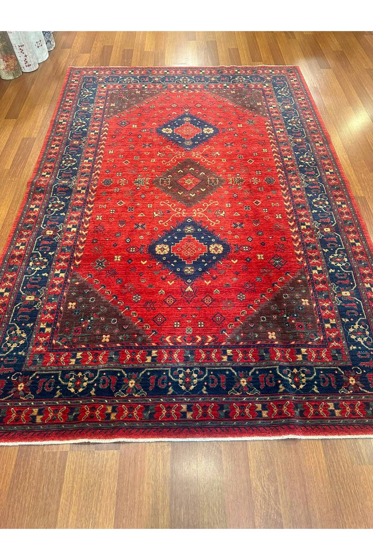 Geleneksel Madalyon Desen El Dokuma Kırmızı Etnik Geometrik Motifli Vintage Dekoratif Salon Halısı - Sarı