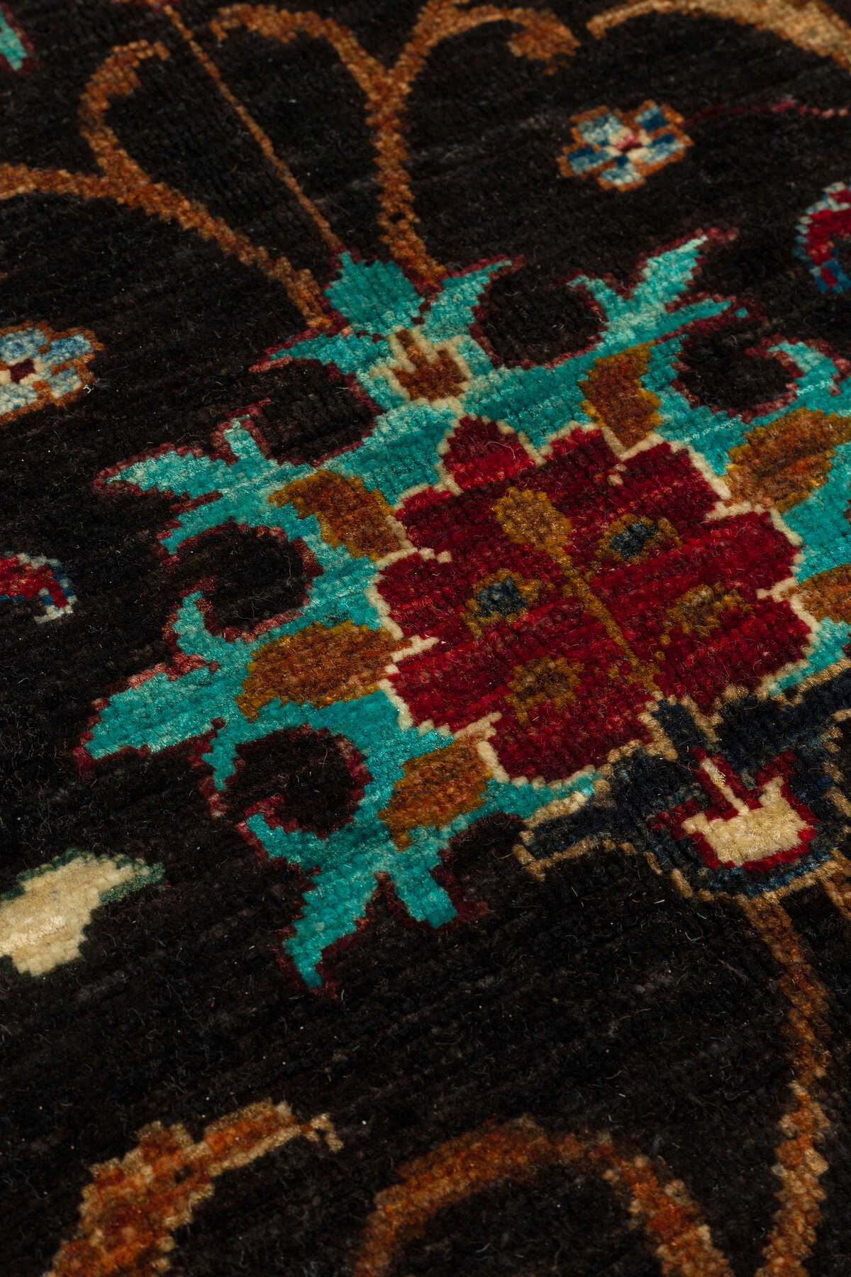Sultani Siyah El Dokuma Yün Halı Çiçek Motifli Klasik Desenli Vintage Premium Salon Halısı
