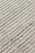 Siena Silver El Dokuma Teknikleriyle Özenle Üretilmiş, Doğal Bambu, Yün Karışımlı Salon Halısı - Gümüş