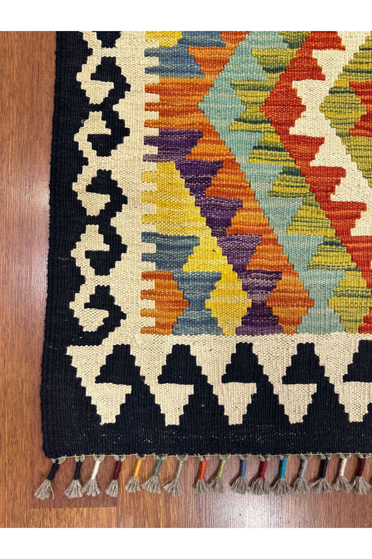 Miras Serisi Siyah Çerçeveli Kök Boya El Emeği Doğal İplik Etnik Desen Geleneksel Kilim Koleksiyonu - Siyah