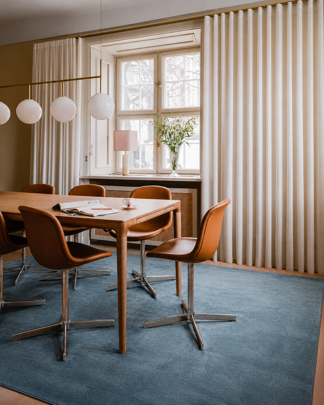 Luma Mavi Tek Renk Sade Saf Bambu Doğal Malzeme Halı Minimalist Parlak Modern Lüks Salon Halısı