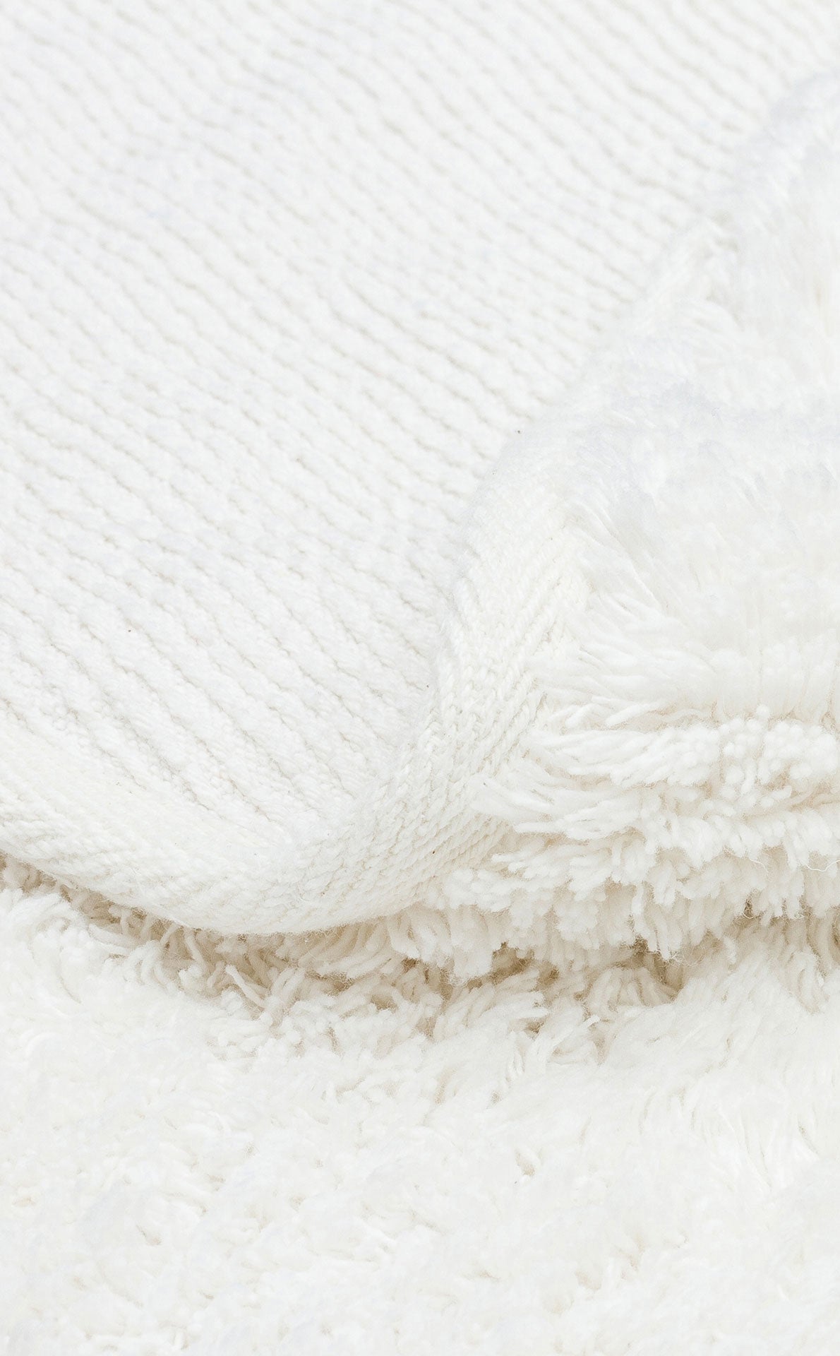 Bonny Plain White Round Minimalist Washable Non-Slip Soft Surface Children's Room Rug - Silver