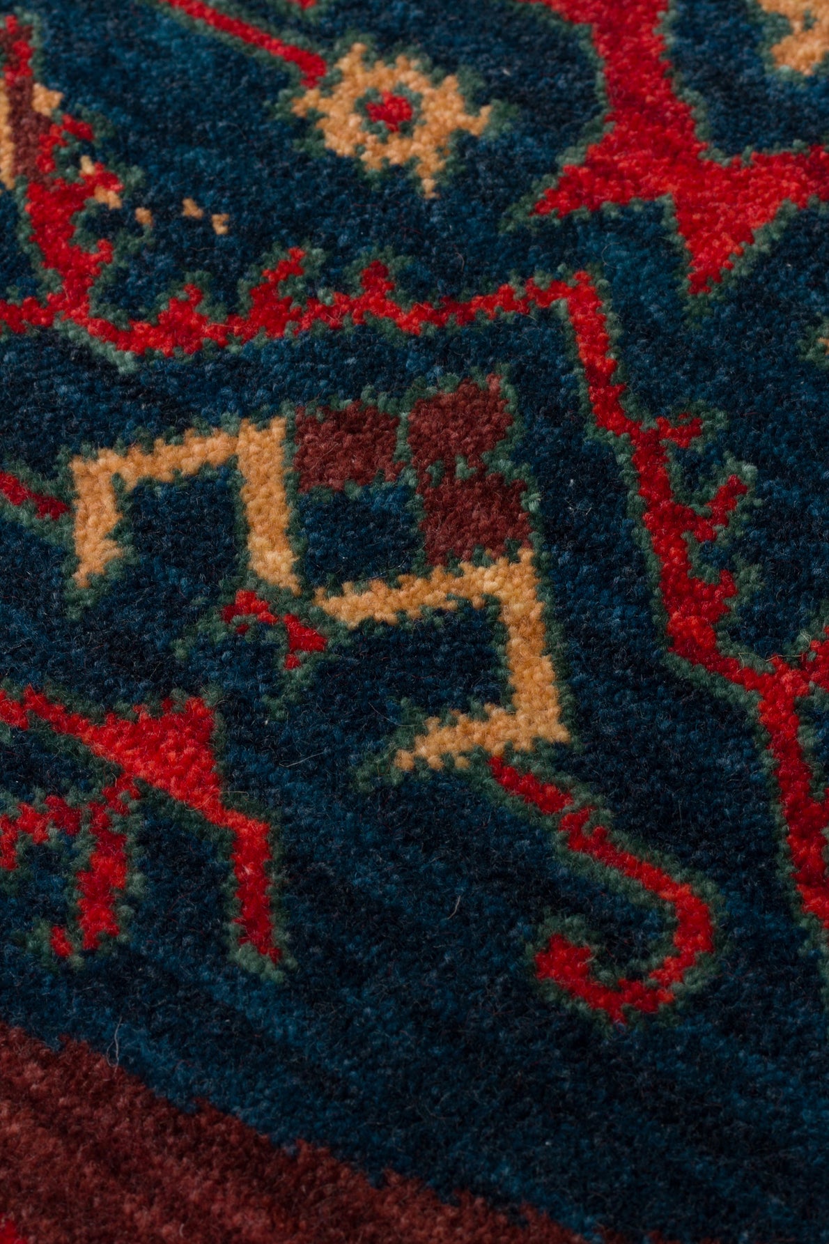 Rönesans El Emeği Etnik Desenli Kırmızı Çok Renkli Yün Saçaklı Anadolu Motifli Otantik Salon Halısı