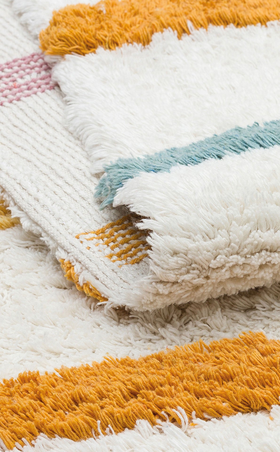 Bonny Çizgili Çok Renkli Çocuk Odası Halısı Yıkanabilir Kaydırmaz Tabanlı Pamuk Yumuşak Yüzeyli - Beyaz