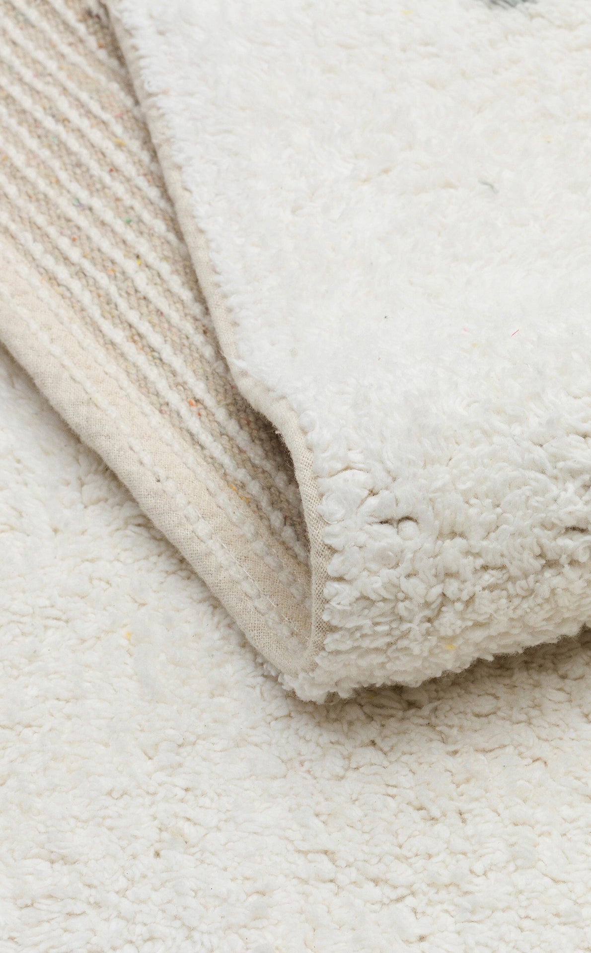 Bonny Gökkuşağı Desenli Yıkanabilir Kaydırmaz Taban Yumuşak Yüzeyli Çocuk Odası Halısı - Sarı