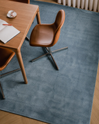 Luma Mavi Tek Renk Sade Saf Bambu Doğal Malzeme Halı Minimalist Parlak Modern Lüks Salon Halısı - Mavi
