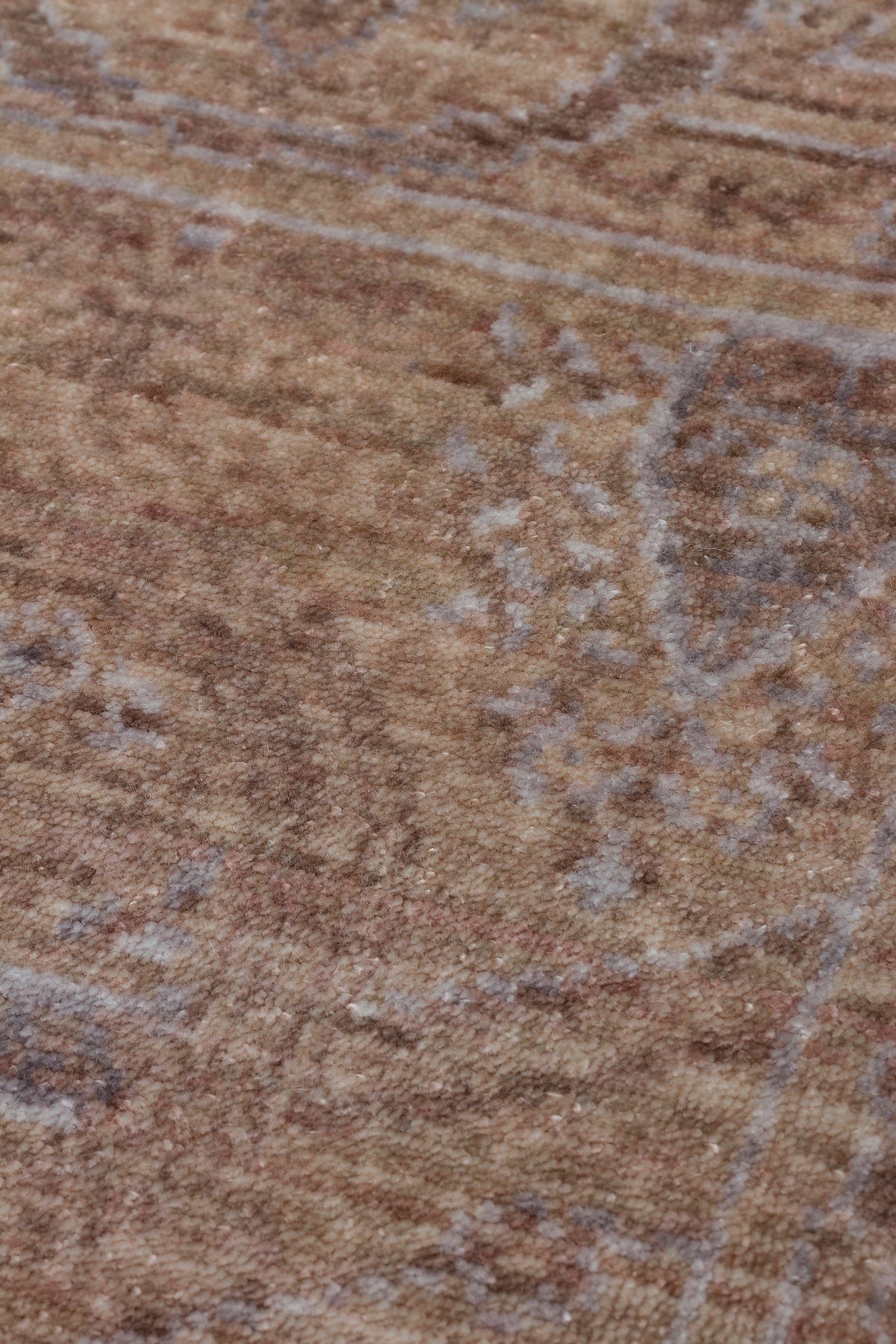 Atlas Serisi Halı Koyu Bej Uşak Desen Saçaklı Lyocell Dokulu Özel Tezgah Salon Halısı