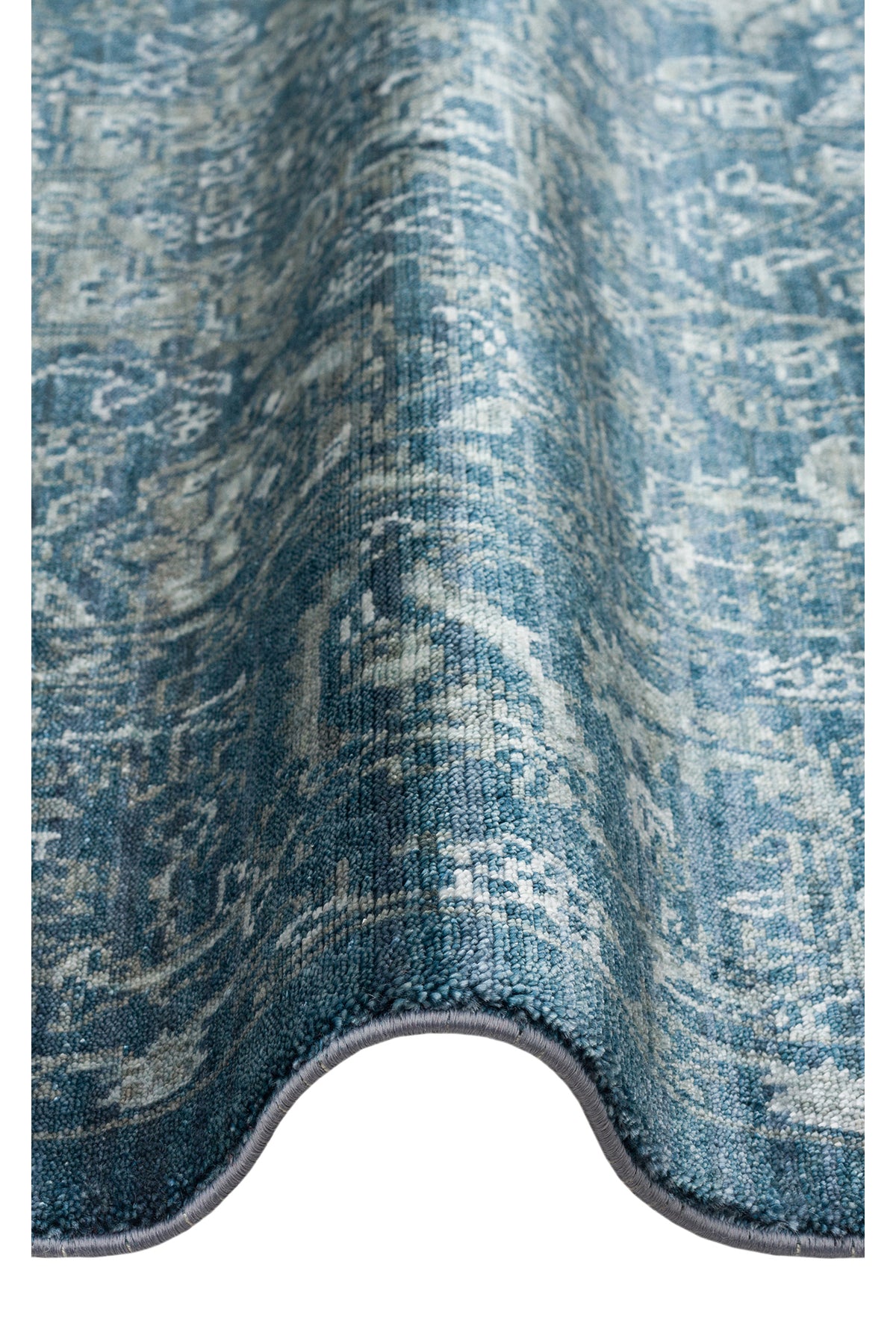 Atlas Serisi Halı Lacivert Uşak Desen Saçaklı Lyocell Dokulu Özel Tezgah Salon Halısı