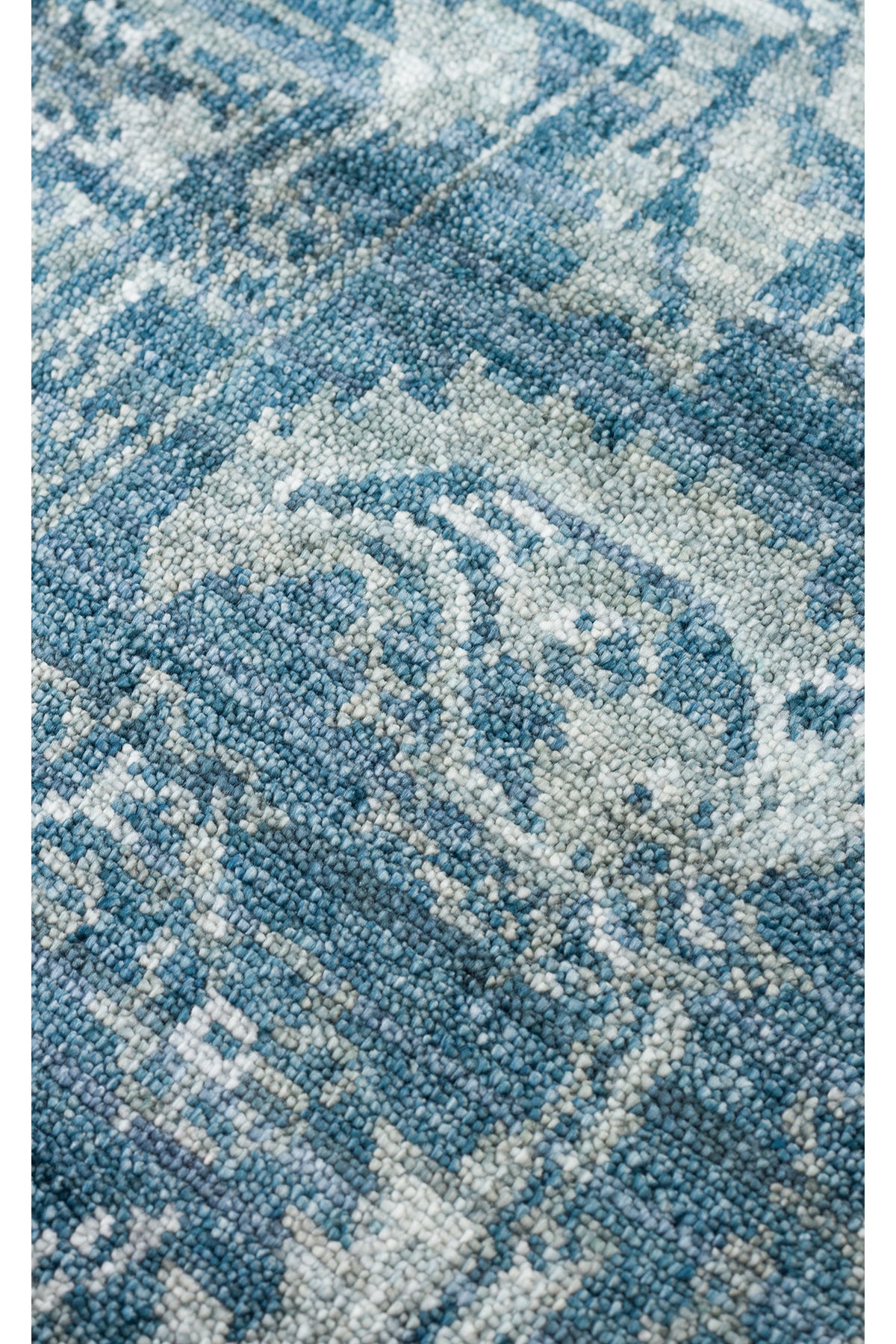 Atlas Serisi Halı Lacivert Uşak Desen Saçaklı Lyocell Dokulu Özel Tezgah Salon Halısı