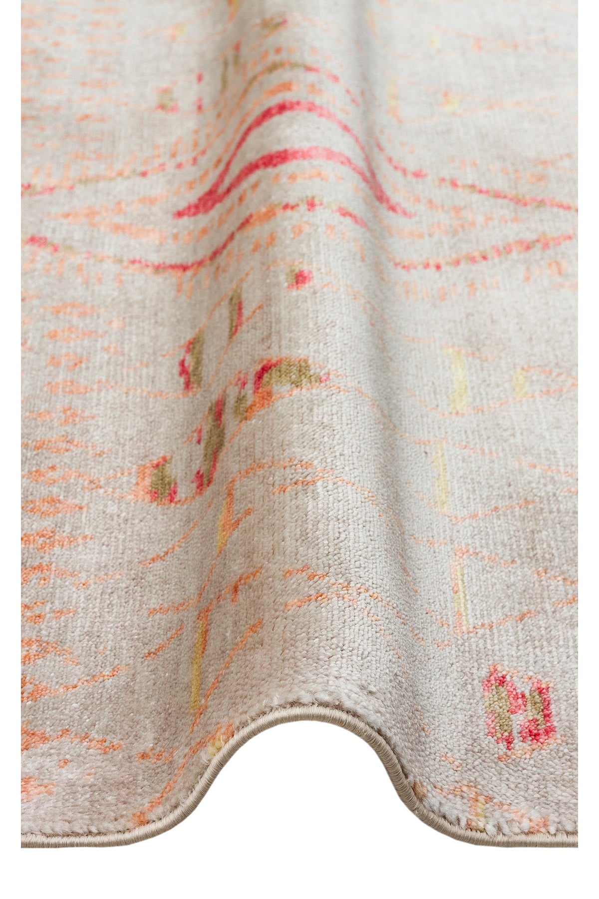 Efsun El Emeği Bej Rengi Lyocell Özel Tezgah Etnik Uşak Desen Saçaklı Salon Halısı