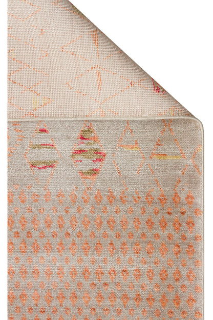 Efsun El Emeği Bej Rengi Lyocell Özel Tezgah Etnik Uşak Desen Saçaklı Salon Halısı