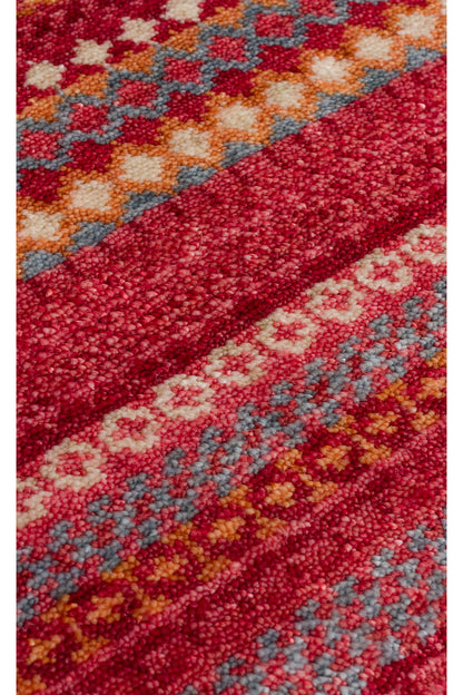 Efsun El Emeği Kırmızı Etnik Geometrik Desenli Lyocell Özel Tezgah Saçaklı Salon Halısı