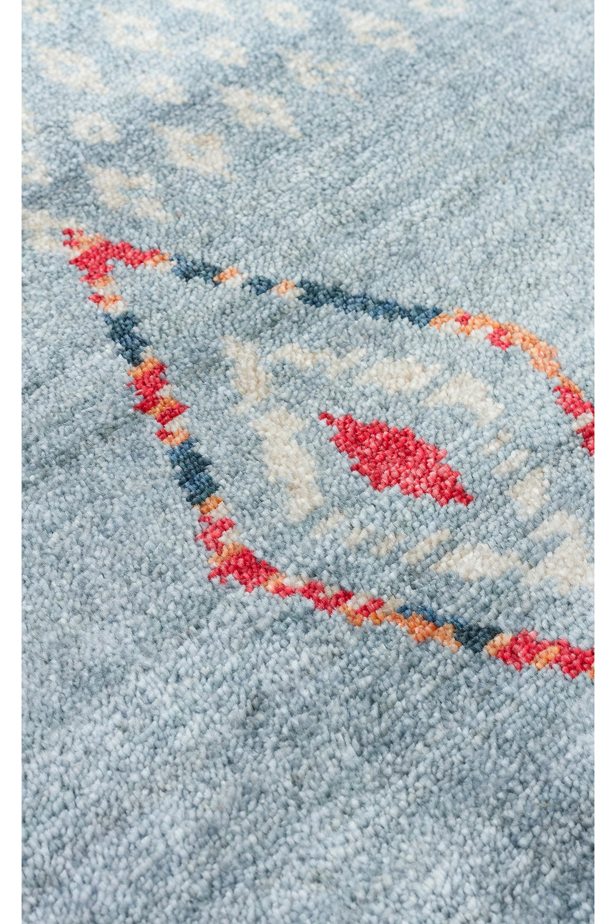 Efsun El Emeği Mavi Etnik Desenli Lyocell Özel Tezgah Uşak Desen Saçaklı Salon Halısı