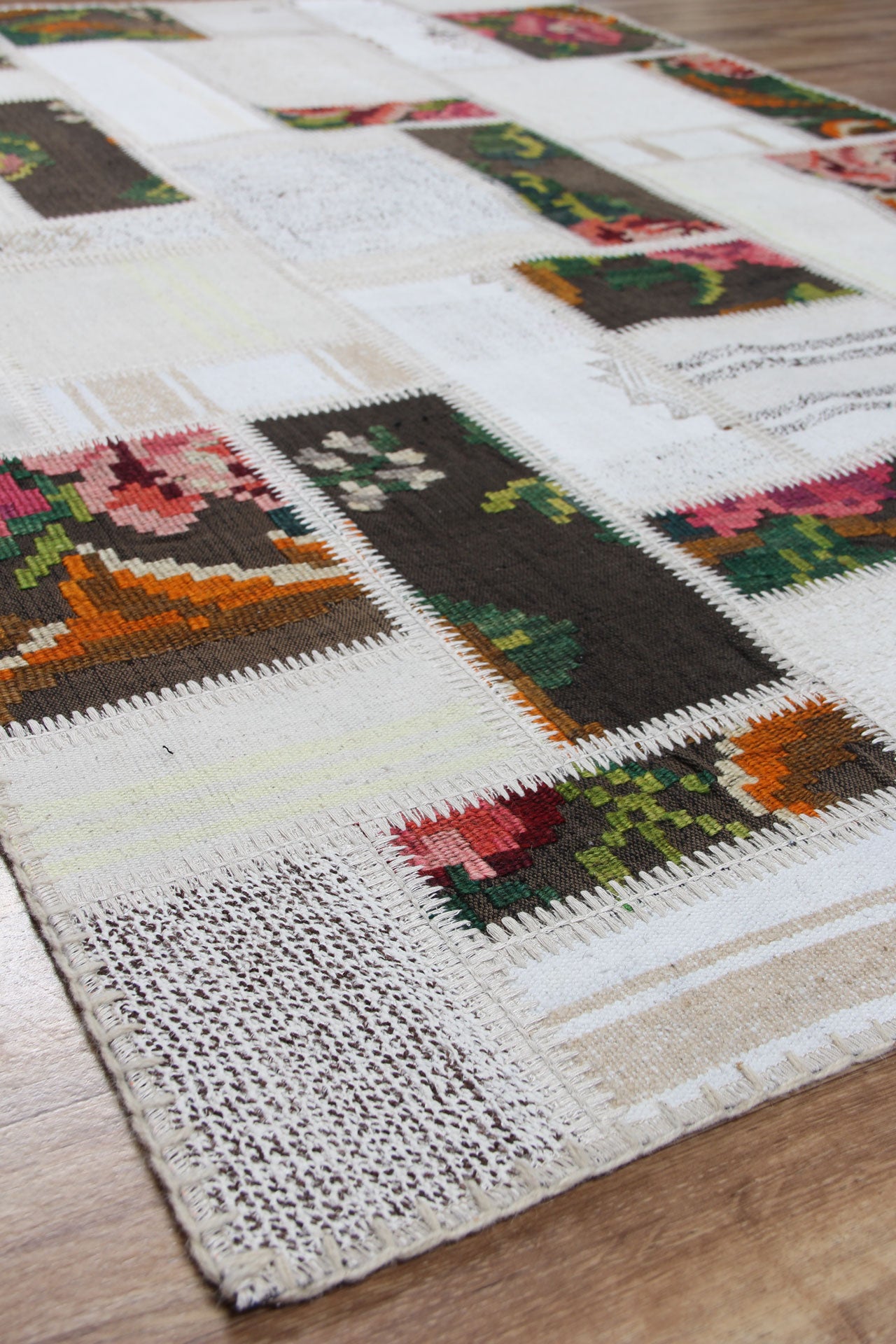 Geleneksel El Emeği Kendir Patchwork Yama Kilim Salon Halısı