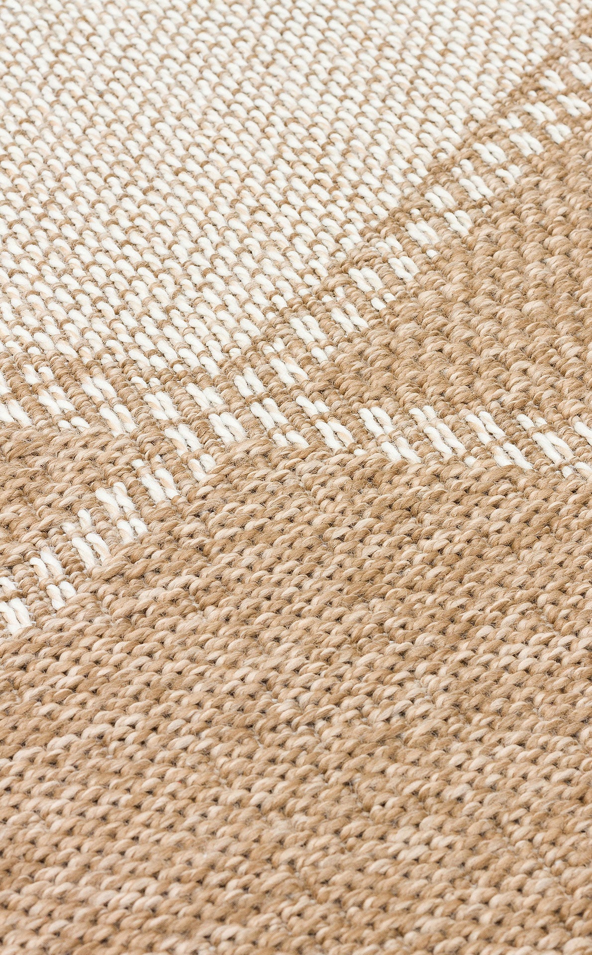 Sunlight and Water Resistant Sisal Jute Wicker Carpet with Natural Jute Appearance Suitable for Garden Use